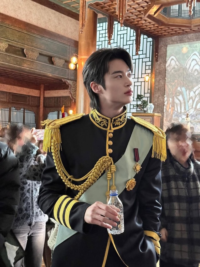 &lsquo;Perfect Crown&rsquo; itu sendiri tayang perdana pada Jumat, (10/4) waktu setempat. Berdasarkan data yang dikeluarkan oleh Nielson Korea, episode pertama drama Korea satu ini meraih rating rata-rata nasional sebesar 7,8%./ Foto: instagram.com/byeonwooseok