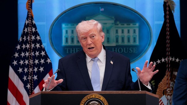 Update Kapal Lewat Selat Hormuz, Trump Umumkan "Buka Permanen"