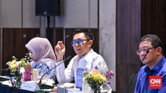 PAN apresiasi wacana Pemprov DKI untuk branding di fasilitas publik, mamun ingatkan pentingnya menjaga netralitas agar transportasi tidak terpolitisasi.