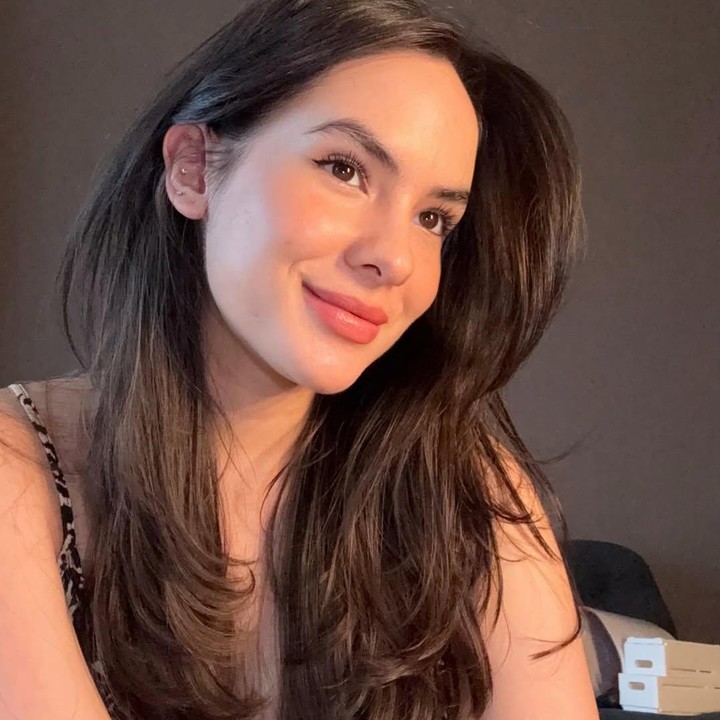 <p>Tentu saja, <em>postingan</em> tersebut langsung menuai komentar warganet yang berbondong-bondong memberikan pujian akan kecantikannya, Bunda. &ldquo;Cantik banget mama muda,&rdquo; tulis akun <em>@slvie****.</em> &ldquo;Padahal cantiknya ga pernah luntur, malah ngelahirin <em>baby</em> cantik pulaaa,&rdquo; tulis akun <em>@nourmedin****.&nbsp;</em>(Foto: Instagram @steffizamoraaa)</p>