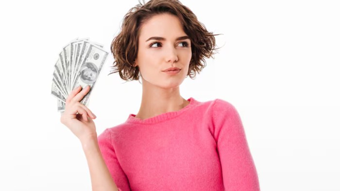 Uang memiliki batas dan tidak lagi berdampak pada kebahagiaan. Uang bisa mengorbankan hubungan yang sehat/Foto: freepik.com/drobotdean