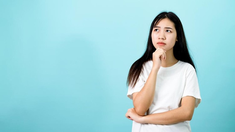 Wanita berpikir