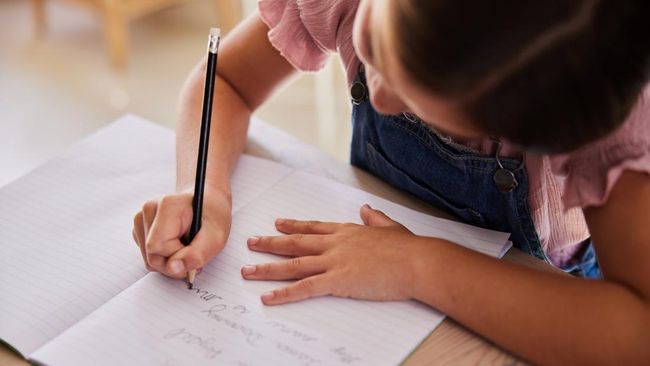 Awas! Anak Dengan Kemampuan Baca Dan Tulis Rendah Berisiko Tidak Berprestasi