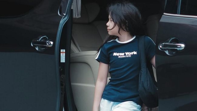 8 Gaya Fashion Gempita Nora Marten Vs Thalia Putri Onsu, Cuma Pakai Kaus Tetap Chill