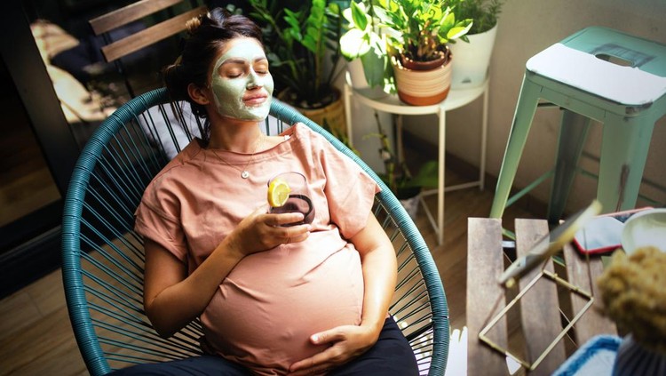 Ilustrasi Skincare Ibu Hamil