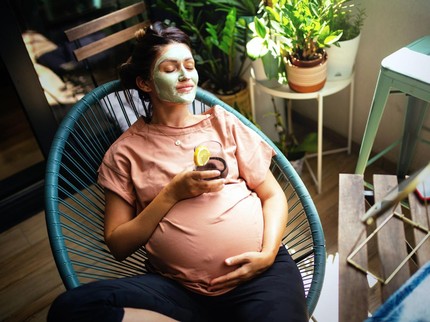 10 Kandungan Skincare yang Aman untuk Ibu Hamil, Kenali Juga yang Berbahaya