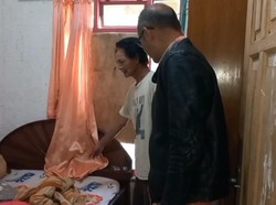 Teror Monyet di Tasikmalaya: Pecahkan Kaca-Rusak Perabotan-Curi Makanan