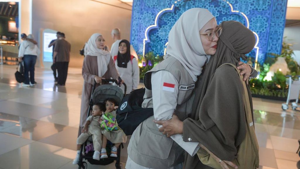 FOTO: 460 Petugas PPIH Diberangkatkan ke Arab Saudi