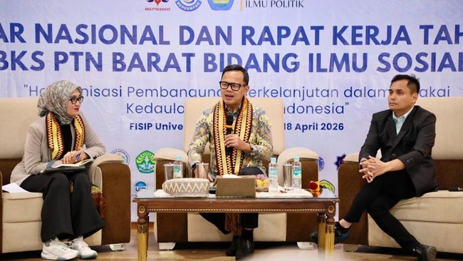 Wamendagri Bima Arya menekankan bahwa bonus demografi merupakan peluang besar yang bersifat terbatas dan menentukan masa depan Indonesia.