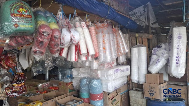 Siap-Siap Warga RI! Pedagang Mulai Tak Jual Plastik Ini, Mahal-Susah