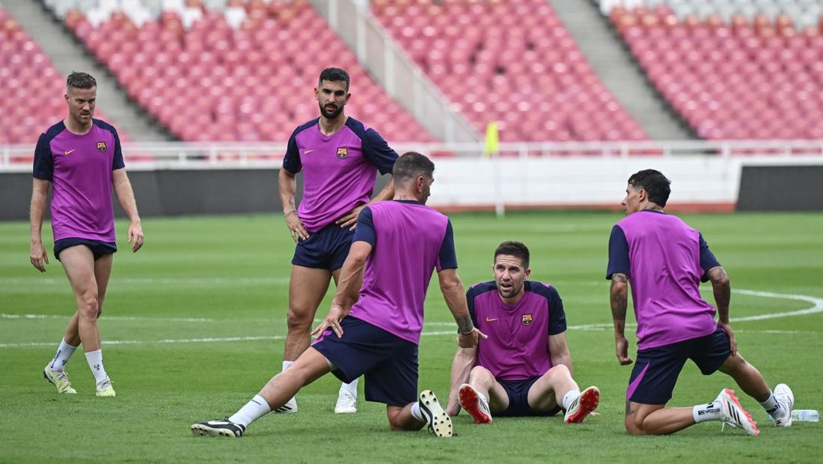 Foto: Latihan Barcelona Legends Di Gbk Jelang Clash Of Legends 2026