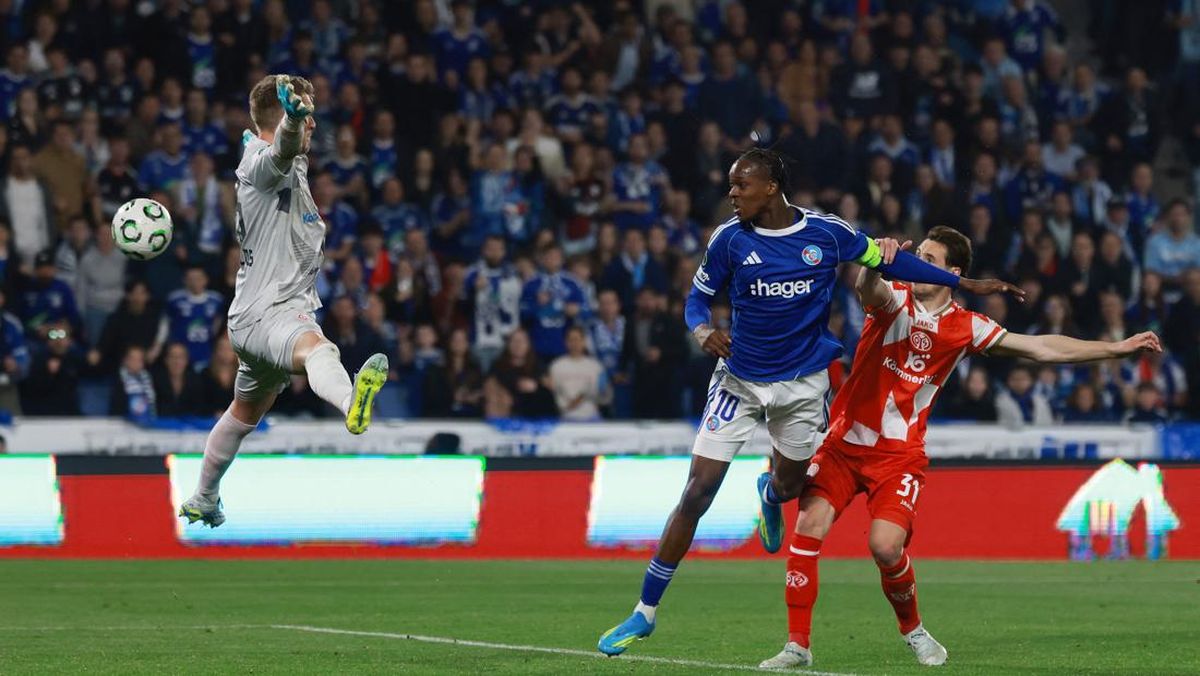 Foto: Strasbourg Comeback Dan Lolos Ke Semifinal Conference League