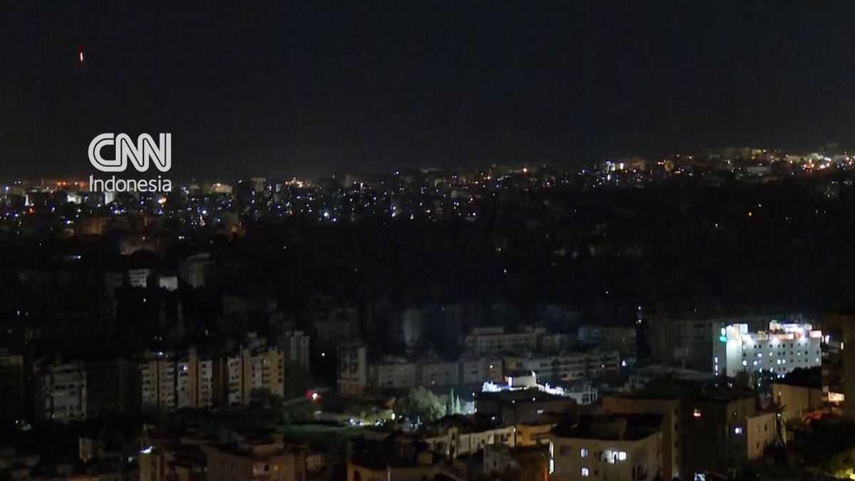 Sorak-sorai Warga Sambut Gencatan Senjata Israel dan Lebanon