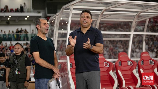 Pelatih DRX Ronaldo Luis Nazario de Lima dalam Clash of Legends 2026.