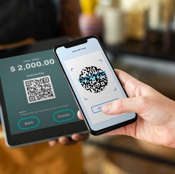 Kenali 4 Cashless Trap: Kemudahan yang diam-Diam Bikin Kamu Boros