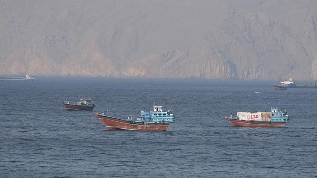 Iran Sukses 'Kelabui' Trump, Berhasil Dagang Minyak di Laut Depan RI