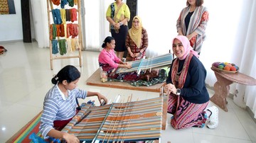 Ketua Harian Dekranas Dorong Pemasaran dan Kreativitas Tenun di Belu