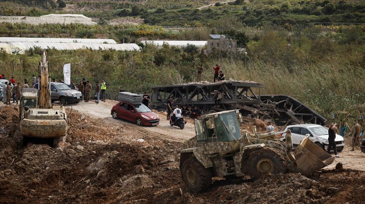 FOTO: Lewat Jalur Darurat Qasmiyeh, Warga Lebanon Kembali Pulang