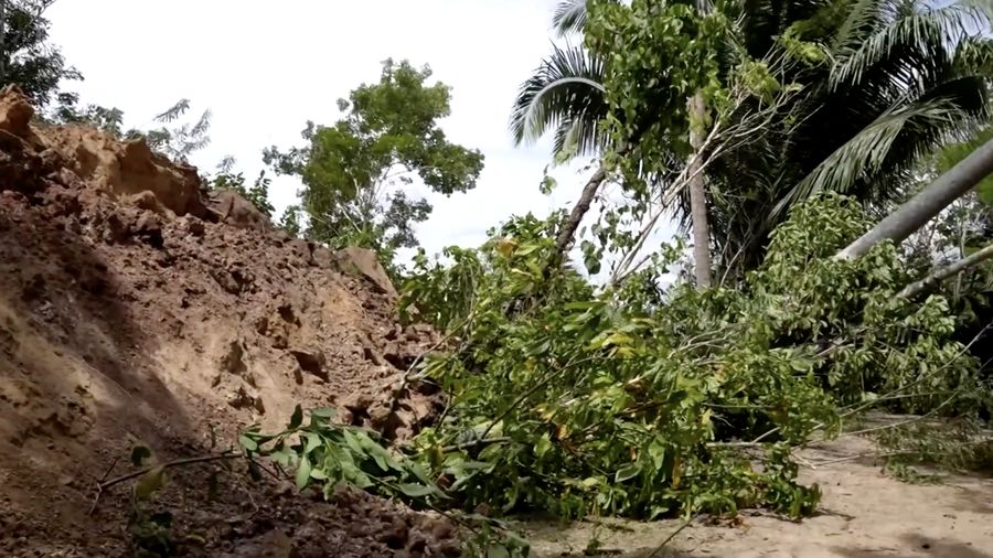 Longsor di Peru utara paksa 172 penduduk mengungsi, rusak rumah dan sekolah. (Tangkapan Layar Video Reuters/EL DORADO GOVERNMENT)