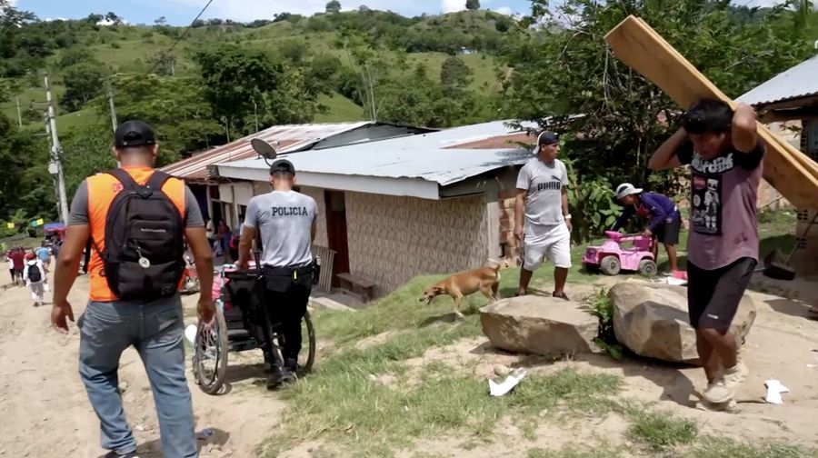 Longsor di Peru utara paksa 172 penduduk mengungsi, rusak rumah dan sekolah. (Tangkapan Layar Video Reuters/EL DORADO GOVERNMENT)