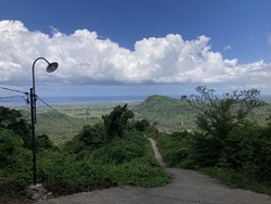 Mendaki Bukit Lingga, Spot Wisata Alam di Klungkung