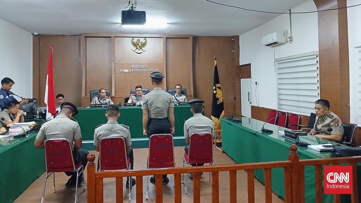 4 Anggota Polda Kepri Dipecat Terkait Kasus Polisi Tewas di Asrama