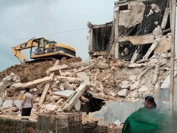 Rumah Warga di Lampung Rusak Tertimpa Material Bongkaran Gedung Walet