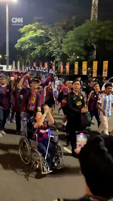 Sorak-sorai Suporter Barcelona di Clash of Legends