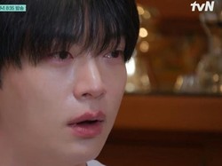 Ramalan Hidupnya Terungkap, Ahn Jae Hyun Berlinang Air Mata
