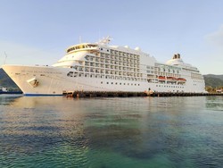 Sandar di Celukan Bawang, Kapal Pesiar Seven Seas Navigator Bawa 437 Turis