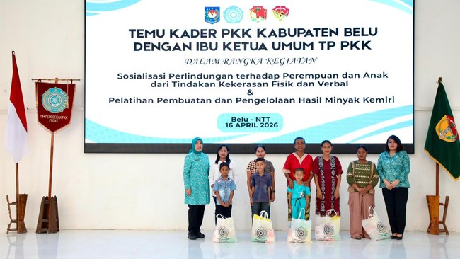 Ketua Umum Tim Penggerak Pemberdayaan dan Kesejahteraan Keluarga (TP PKK) Tri Tito Karnavian mendorong perlindungan perempuan dan anak dari kekerasan.