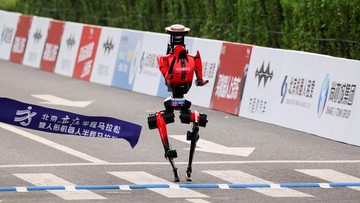FOTO: Robot Humanoid Pecahkan Rekor Dunia Setengah Maraton di Beijing