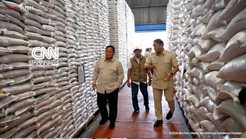 Momen Prabowo Cek Gudang Bulog di Magelang