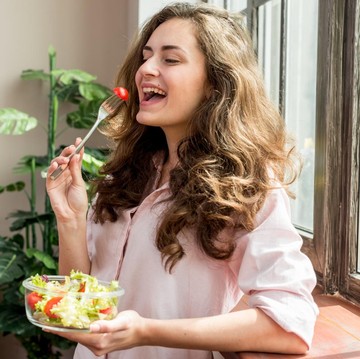 5 Topping Salad Tinggi Protein untuk Diet yang Bikin Kenyang Lebih Lama
