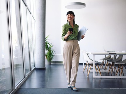 6 Ciri Kepribadian Orang yang Cenderung Berjalan Cepat, Bukan Tergesa-gesa