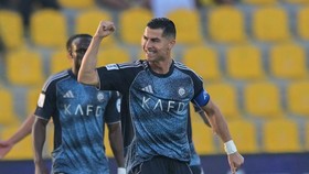 FOTO: Siuuuu, Ronaldo Bikin Gol dan Buru Piala Baru