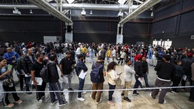 FOTO: Spanyol Ubah Kebijakan Imigrasi, Harapan Mendapat Status Legal