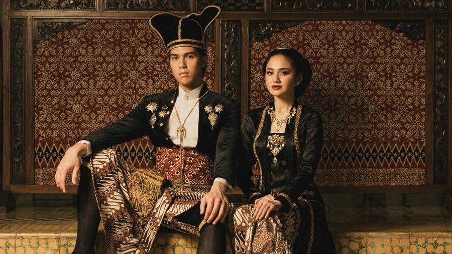 Beredar Undangan Nikah Syifa Hadju dan El Rumi pada 26 April&comma; Editan&quest;