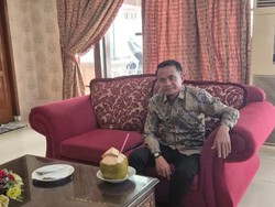 Cerita Bupati Bone Lobi Anggaran Pusat: Tidur di Mess hingga Naik Sedan Tua