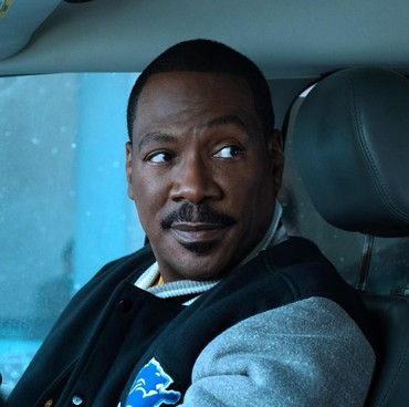 Haru Eddie Murphy Terima Penghargaan Seumur Hidup atas Capaian Kariernya