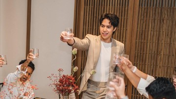 Berita Viral Selebriti dari InsertLive : Jelang Menikah, 7 Momen Intimate El Rumi Gelar Bachelor Night Bareng Groomsmen