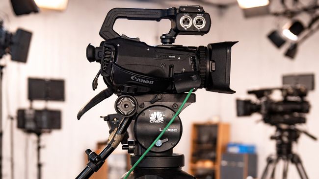 Penjaga Batas dan Rasa di Balik Adegan Sempurna dan Sorot Kamera