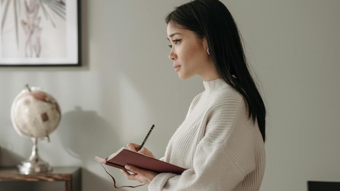 Orang yang tepat waktu mampu membagi prioritas. Mereka tahu mana hal yang harus didahulukan.