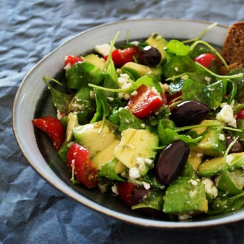 5 Salad dari Penjuru Dunia yang Wajib Kamu Coba