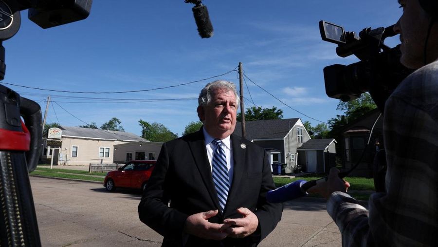 Kepolisian Louisiana menembak meninggal pelaku penembakan nan menewaskan delapan anak-anak di Amerika Serikat, Minggu (19/4/2026). (REUTERS/Kevin Bartram)