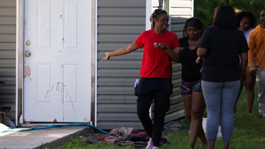 Kepolisian Louisiana menembak meninggal pelaku penembakan nan menewaskan delapan anak-anak di Amerika Serikat, Minggu (19/4/2026). (REUTERS/Kevin Bartram)