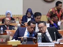 Rapat di DPR, Juniver Girsang Usul Pembentukan Dewan Pengawas Advokat