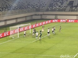 Gol Frederic Injai Bawa PSS Unggul 1-0 atas Persiku di Babak Pertama