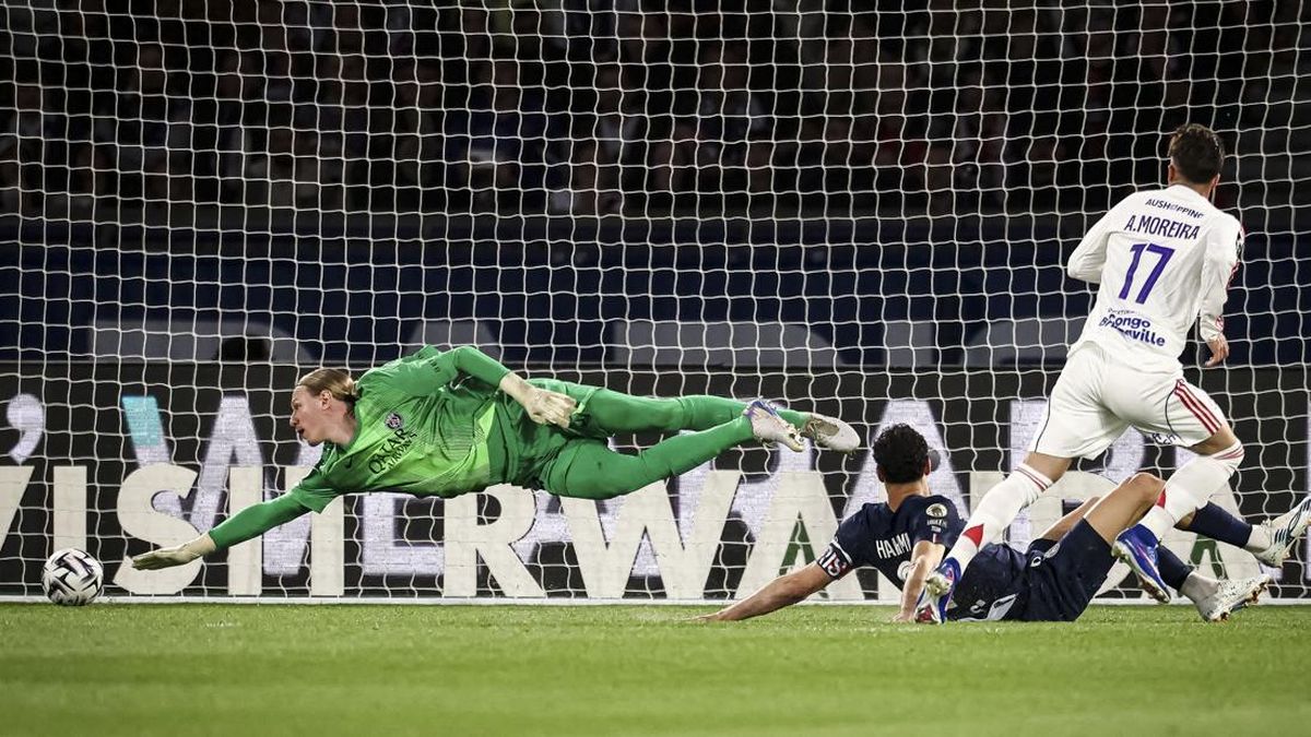 Kiper PSG Latihan Ekstrem Antisipasi Sepak Pojok Mematikan Arsenal