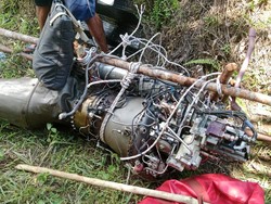 3 Hari Investigasi, Mesin Heli PK-CFX Dievakuasi dari Titik Jatuh di Sekadau